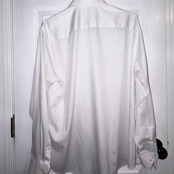 Geoffrey Beene button down. Wrinkle free shirt. - Picture 9 of 14